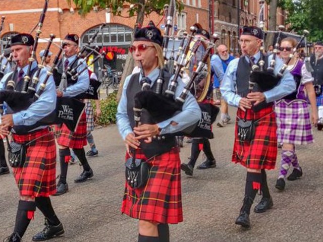 Wallace Pipe Band